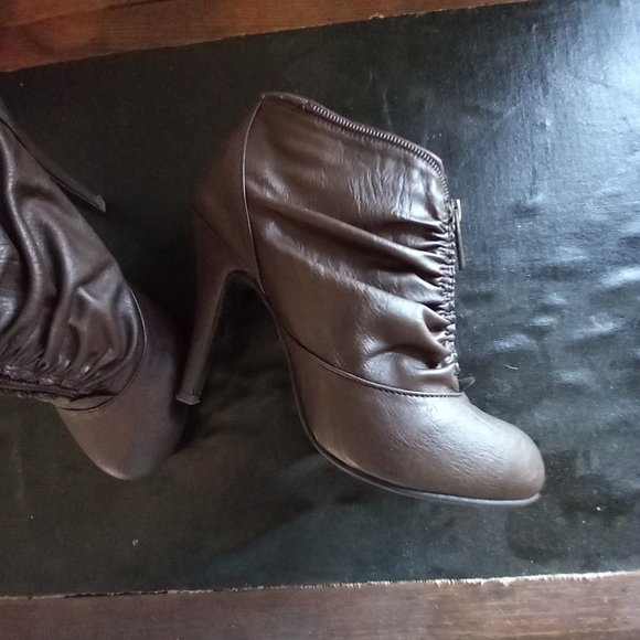 CG Kaza Coffee Bootie Boot Heels Size 7 - Picture 2 of 6